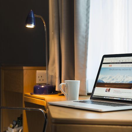 Holiday Inn Express Stoke-On-Trent By Ihg Екстериор снимка