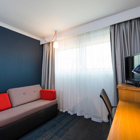 Holiday Inn Express Stoke-On-Trent By Ihg Екстериор снимка