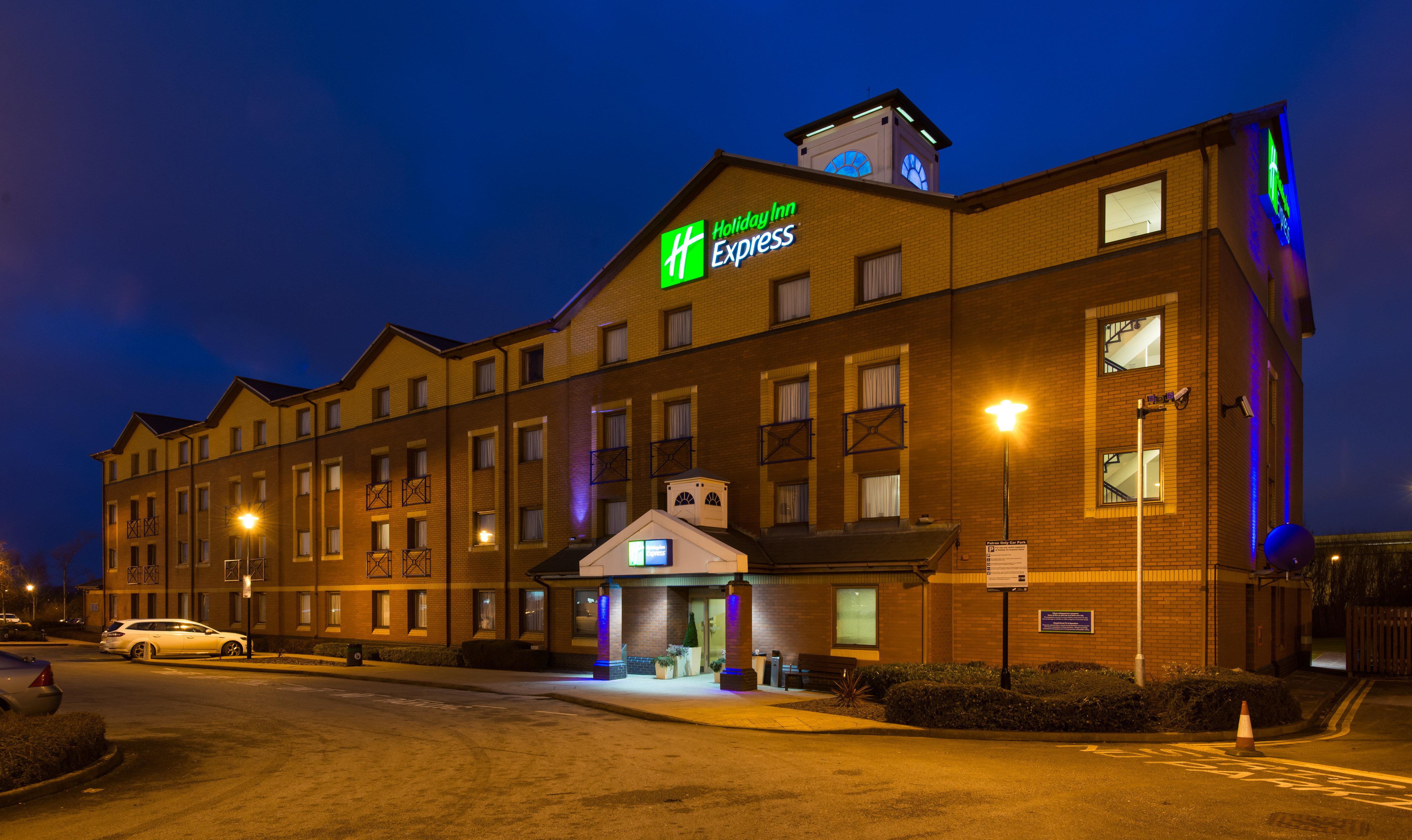 Holiday Inn Express Stoke-On-Trent By Ihg Екстериор снимка