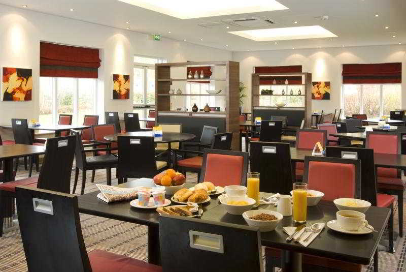 Holiday Inn Express Stoke-On-Trent By Ihg Екстериор снимка