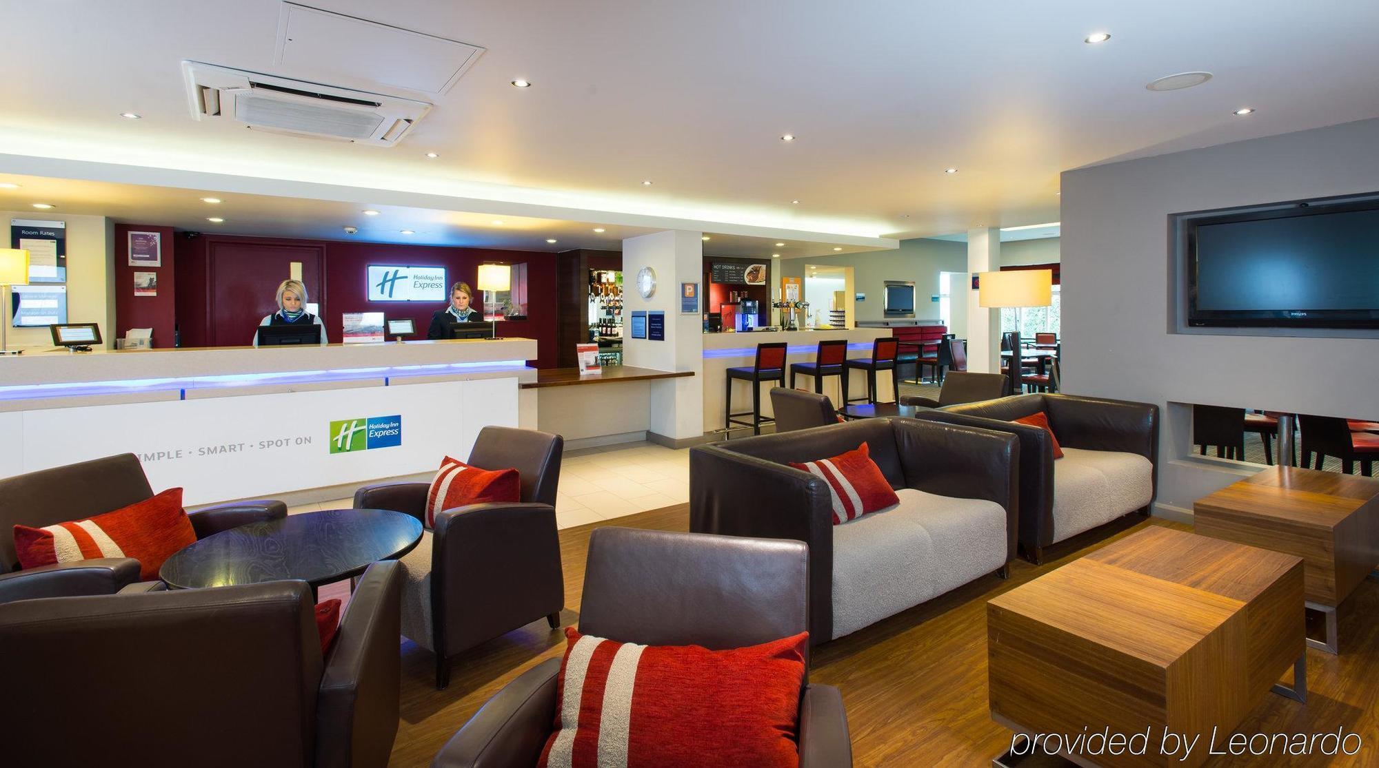 Holiday Inn Express Stoke-On-Trent By Ihg Екстериор снимка