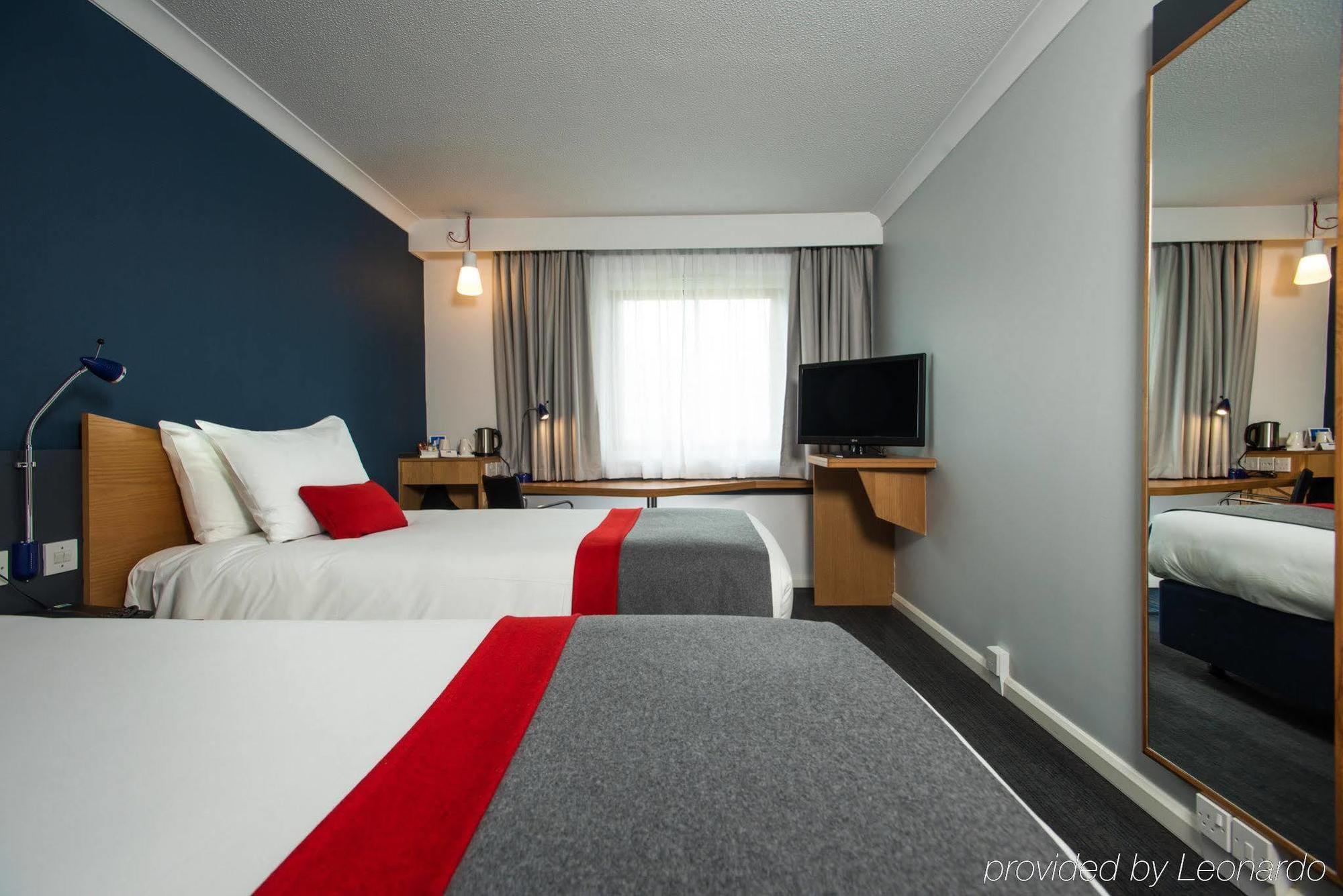 Holiday Inn Express Stoke-On-Trent By Ihg Екстериор снимка