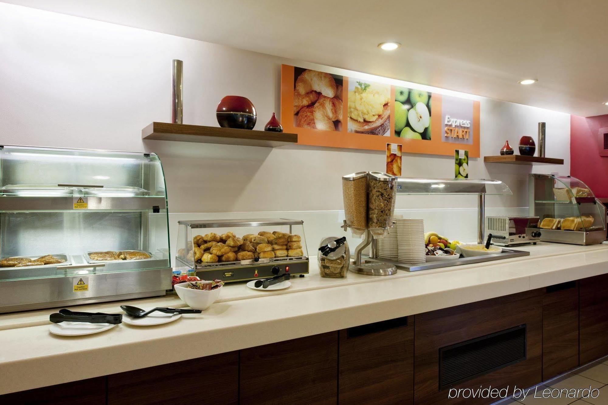 Holiday Inn Express Stoke-On-Trent By Ihg Ресторант снимка